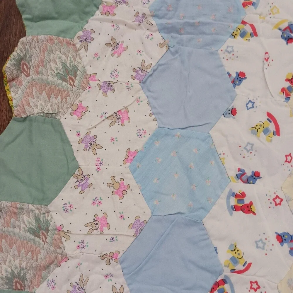 Vtg Handmade Hexagon Patchwork Quilt Top‎ Nursery Pastel Teddy Bear Bunny 30x52